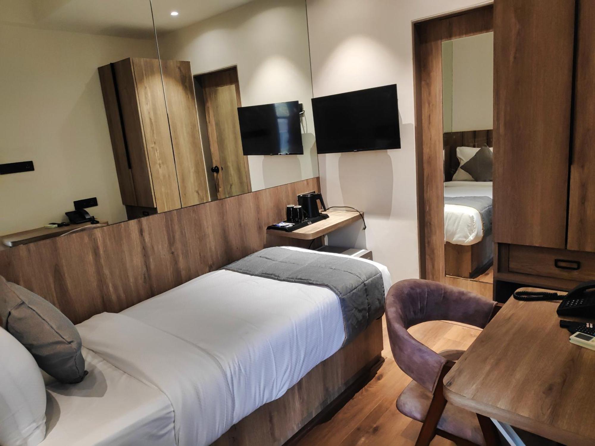 Maxxvalue Hotel Midc - Andheri Bombaj Zewnętrze zdjęcie